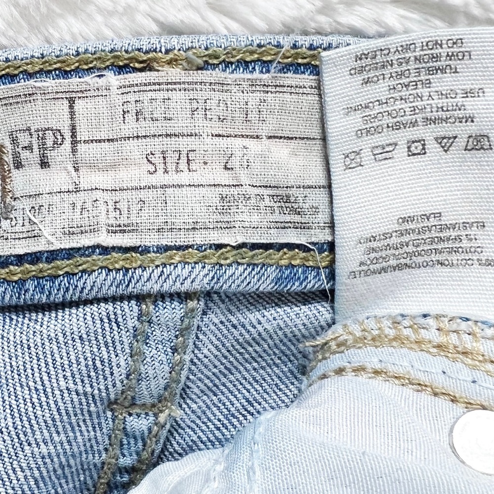 Free People Fringe Hem High Rise Cropped Straight Leg Girlfriend Jeans - Picture 9 of 12